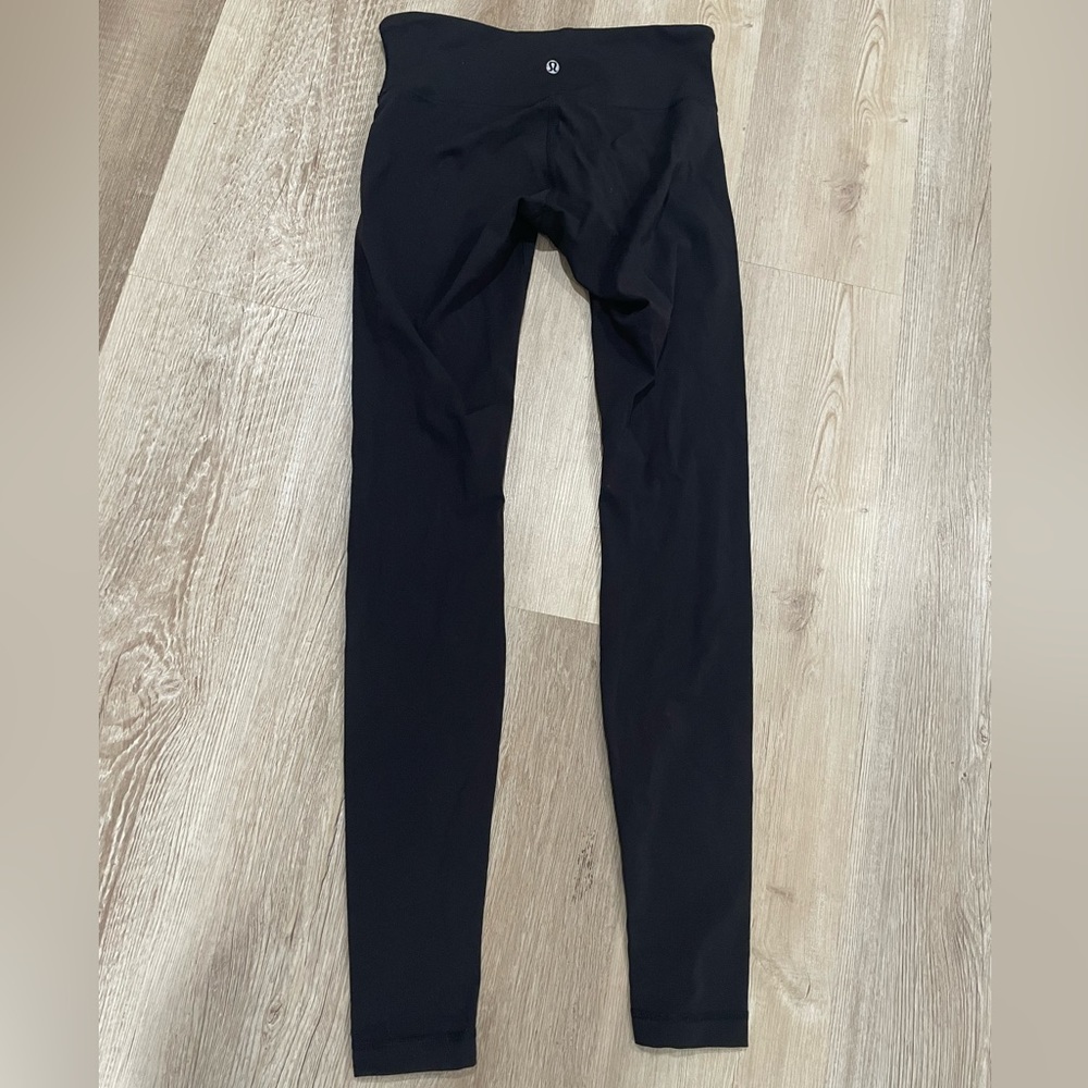 Lululemon Black Wunder Under Leggings, size 6